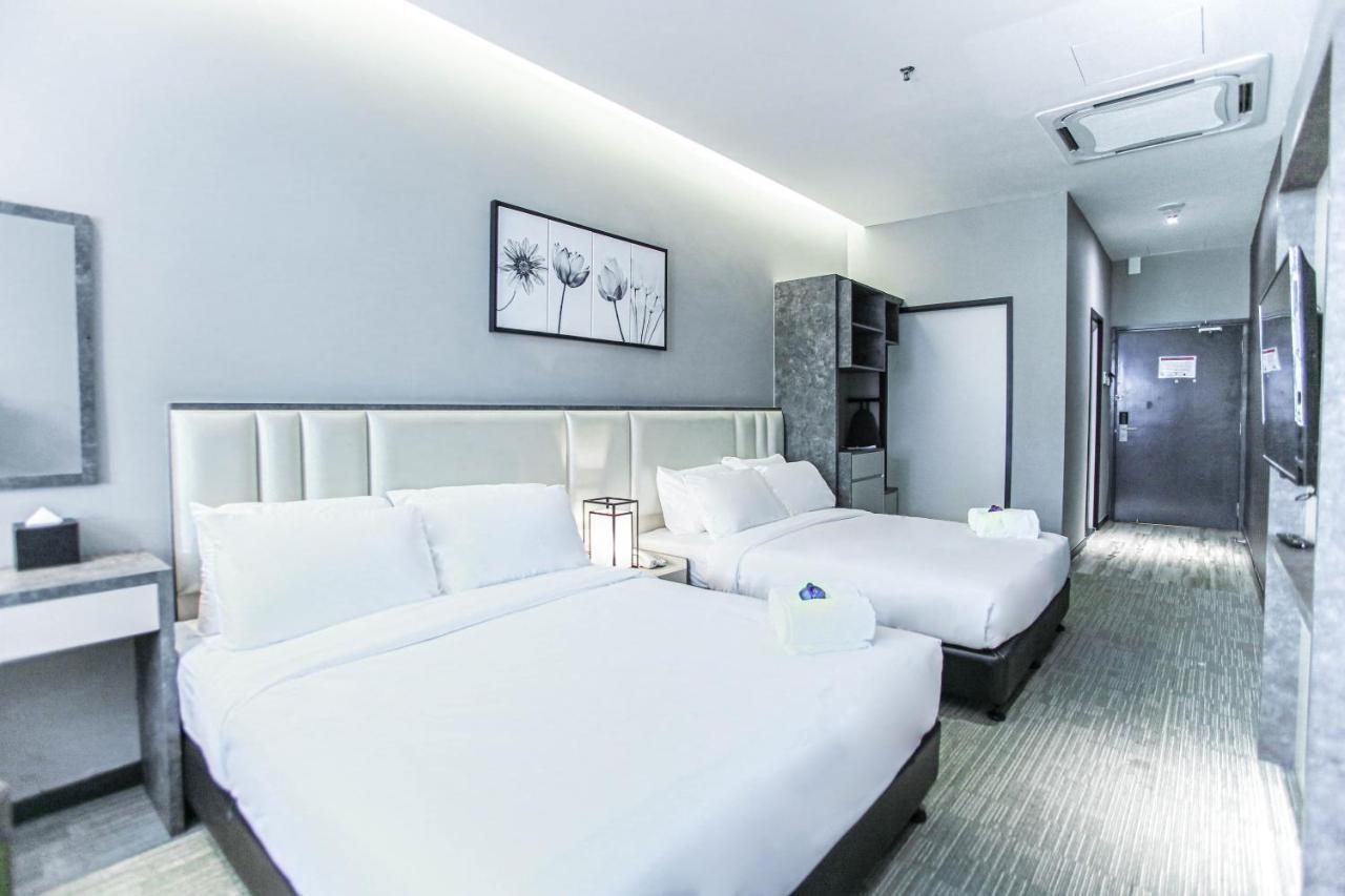 Fives Hotel Dnp Johor Bahru Exterior photo